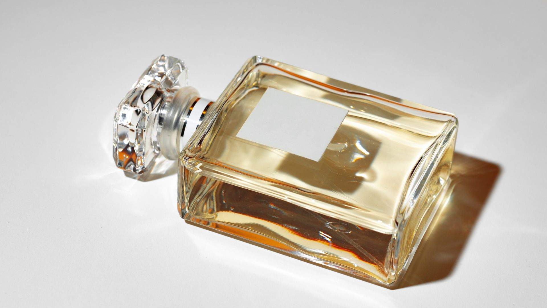 Eau De Toilette vs Eau De Parfum เลือกน้ำหอมประเภทไหนดี