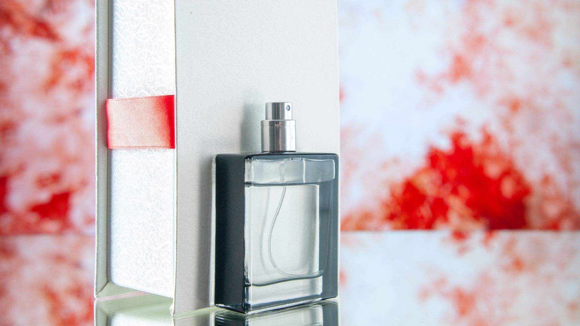 ทำความเข้าใจน้ำหอมกลิ่นต่างๆ ด้วย Fragrance Wheel พร้อมแนะนำ 5 แบรนด์น้ำหอมคลาสสิก
